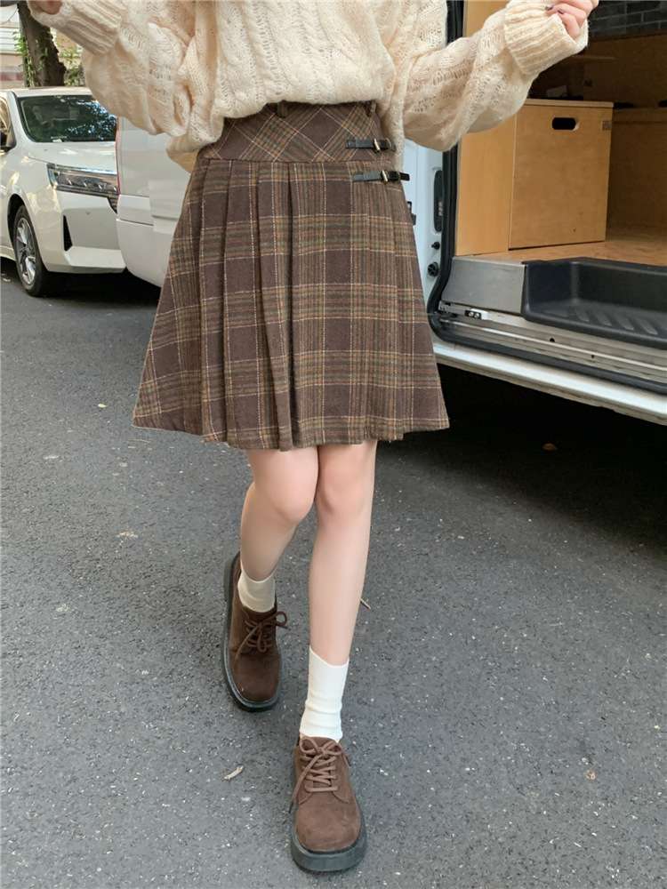 レトロ調バックル付きチェックスカート