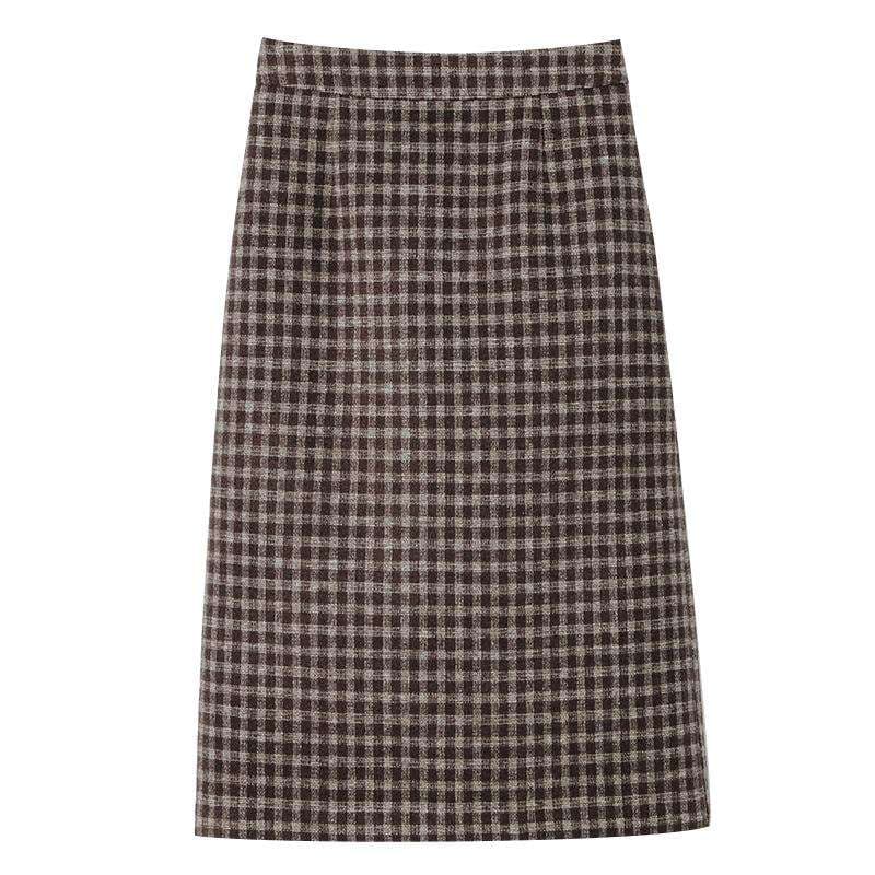 上品でシンプルなチェックスカート