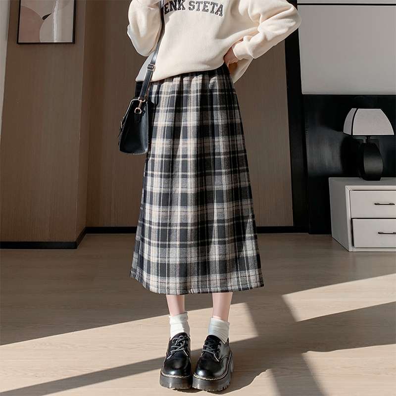 クラシカルプリーツチェックスカート