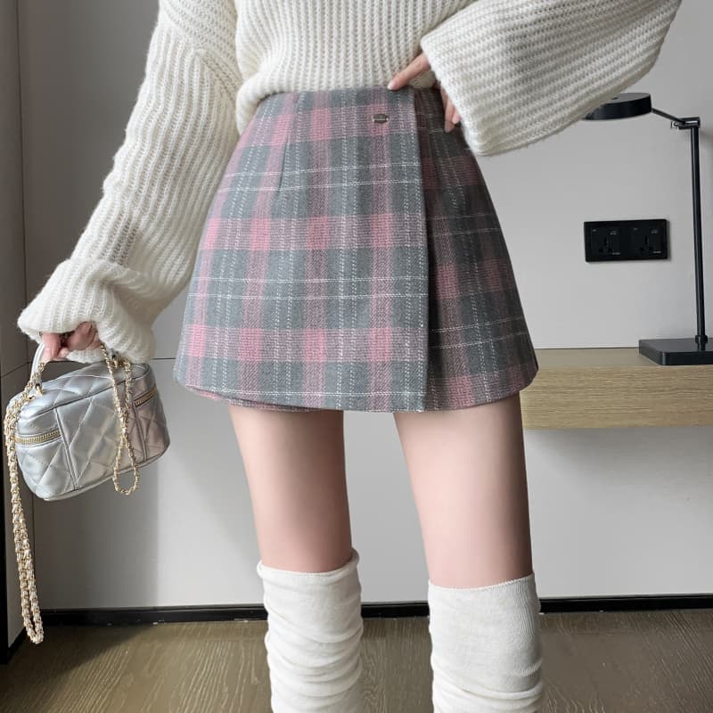プリーツ入りチェックスカート