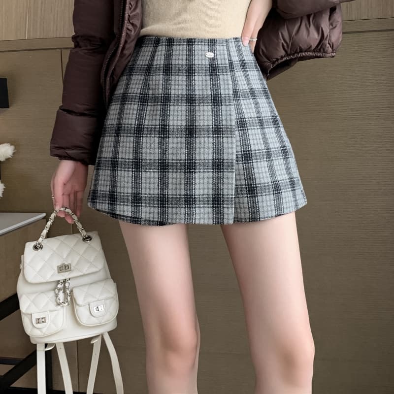 プリーツ入りチェックスカート